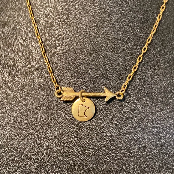Arrow Minnesota MN state charm necklace Simple Elegant Gold Tone Necklace walz - Picture 13 of 13
